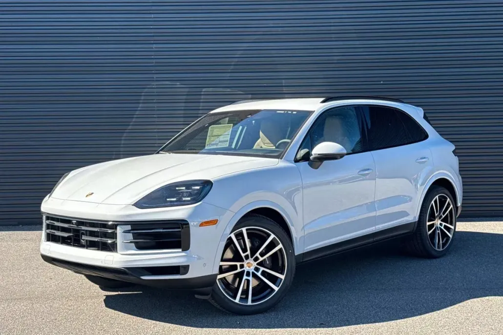 2025 Porsche Cayenne photo 1