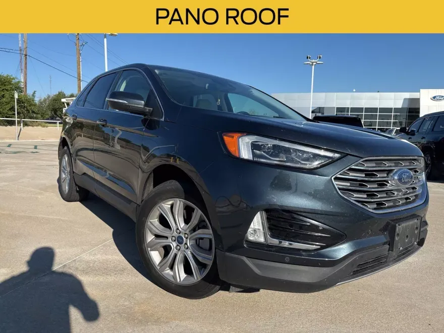 2022 Ford Edge Titanium photo 1