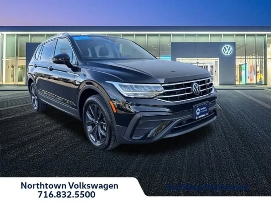 2023 Volkswagen Tiguan SE photo 1