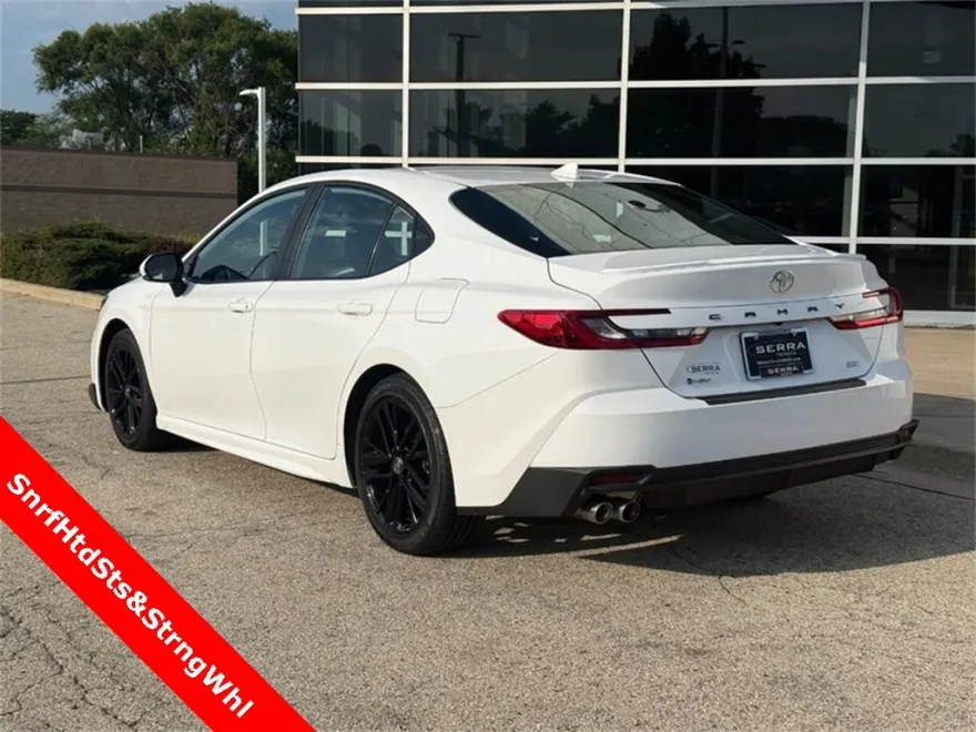 2025 Toyota Camry SE photo 1