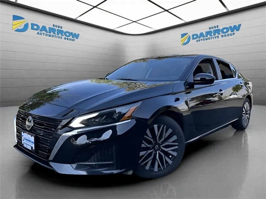 2023 Nissan Altima 2.5 SV photo 1