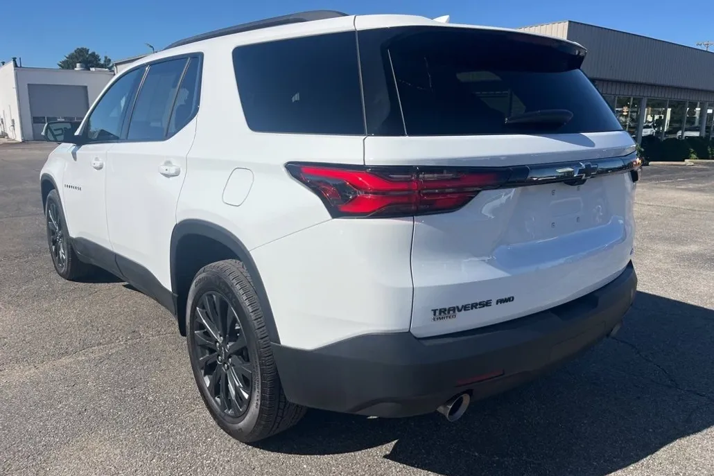 2024 Chevrolet Traverse RS photo 1