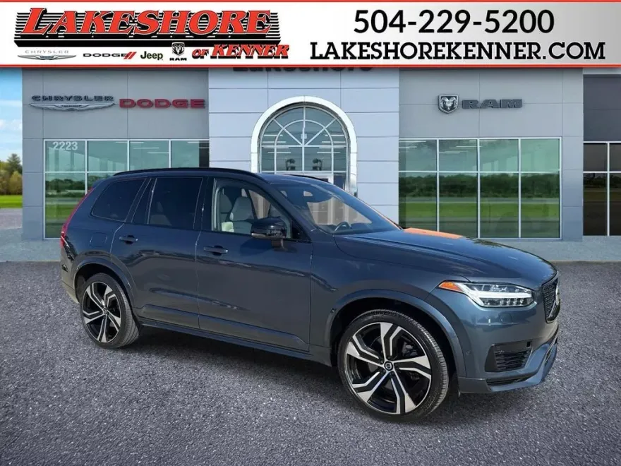2021 Volvo XC90 Recharge T8 R-Design photo 1