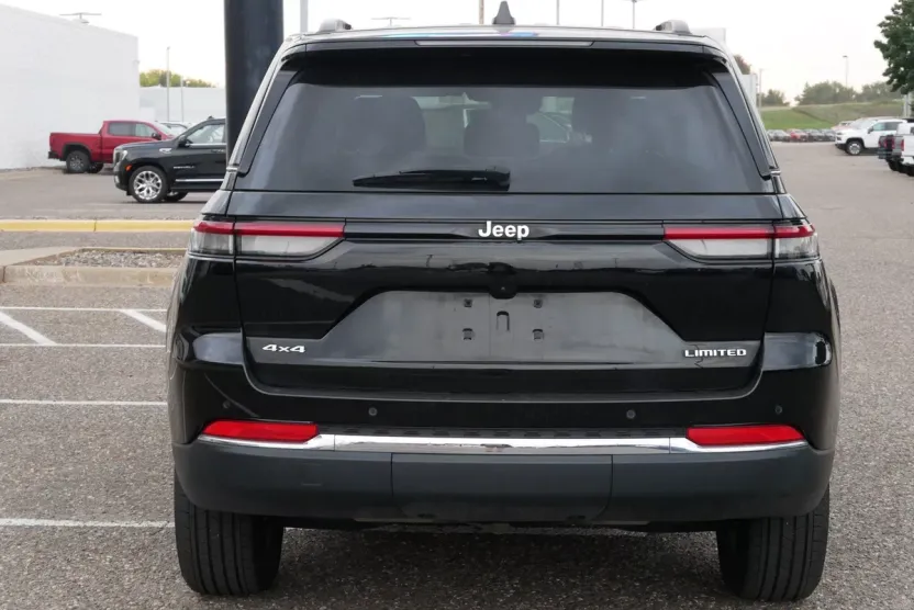 2022 Jeep Grand Cherokee Limited photo 1