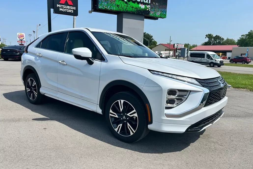 2024 Mitsubishi Eclipse Cross SEL photo 1