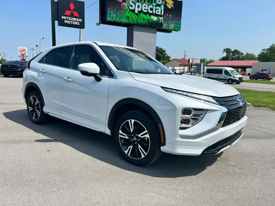 2024 Mitsubishi Eclipse Cross SEL photo 1