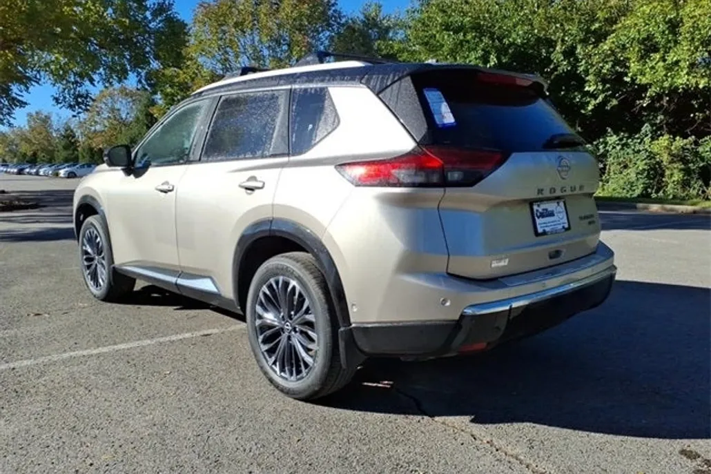 2026 Nissan Rogue Platinum photo 1