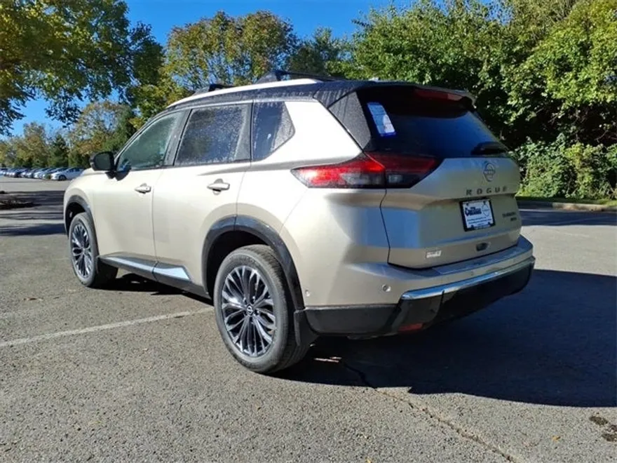 2026 Nissan Rogue Platinum photo 1