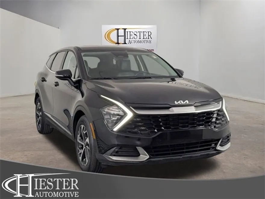 2023 Kia Sportage EX photo 1