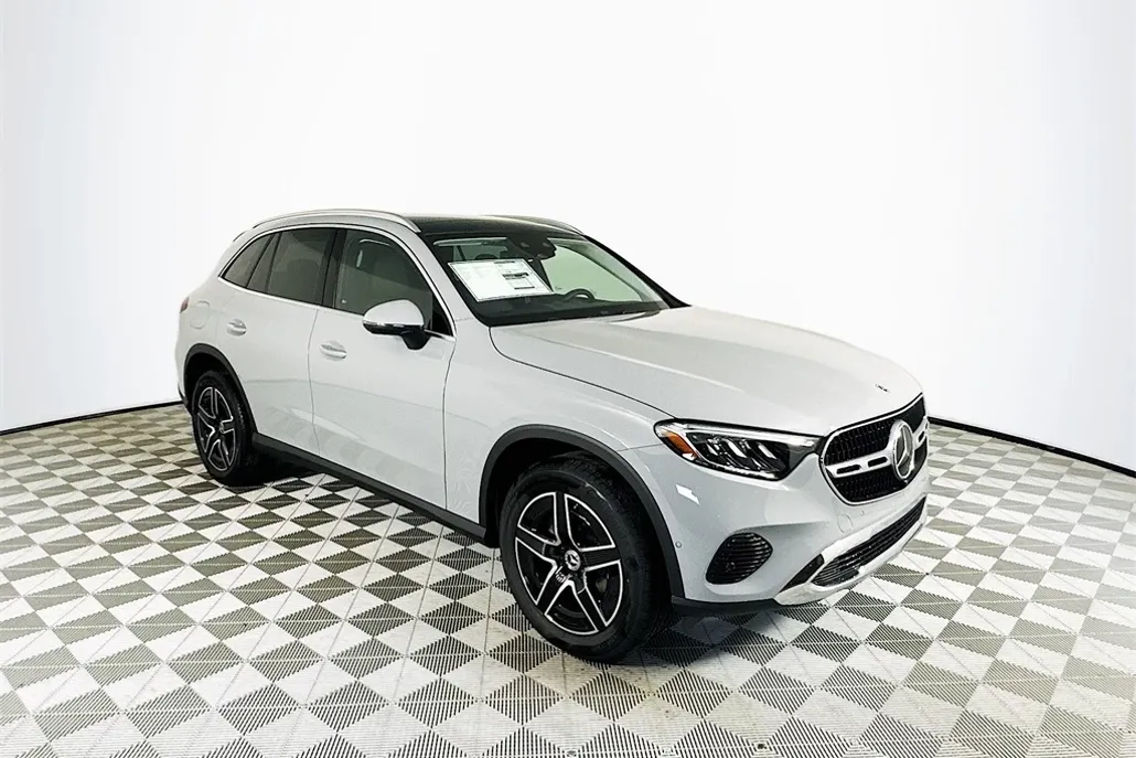 2026 Mercedes Benz GLC 300 4MATIC photo 1