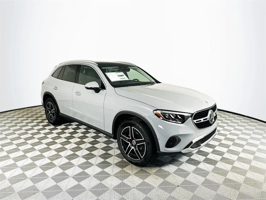 2026 Mercedes Benz GLC 300 4MATIC photo 1