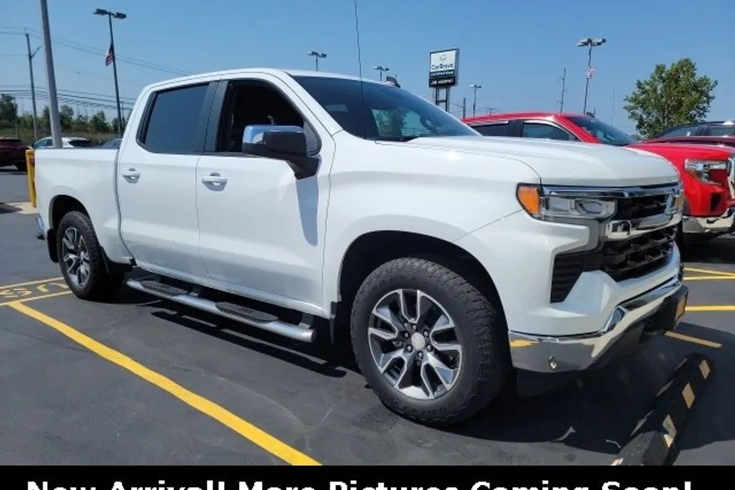 2022 Chevrolet Silverado 1500 LT photo 1