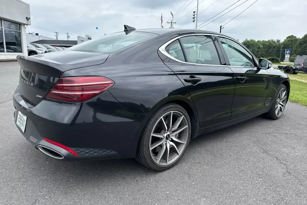 2024 Genesis G70 2.5T photo 1