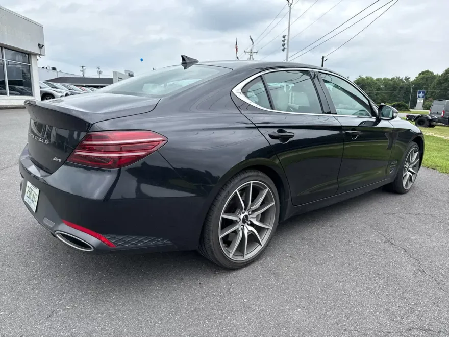 2024 Genesis G70 2.5T photo 1
