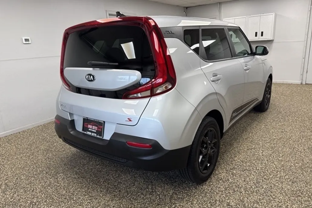 2020 Kia Soul S photo 1