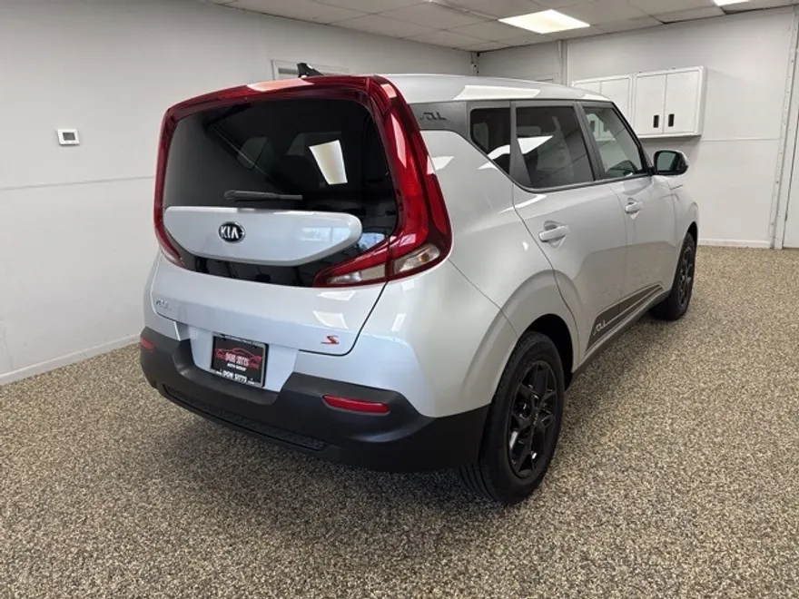 2020 Kia Soul S photo 1