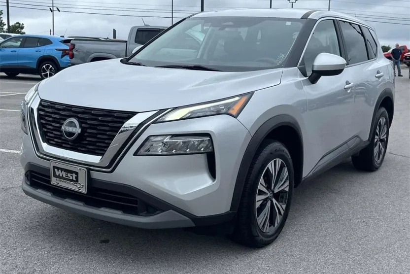 2023 Nissan Rogue SV photo 1