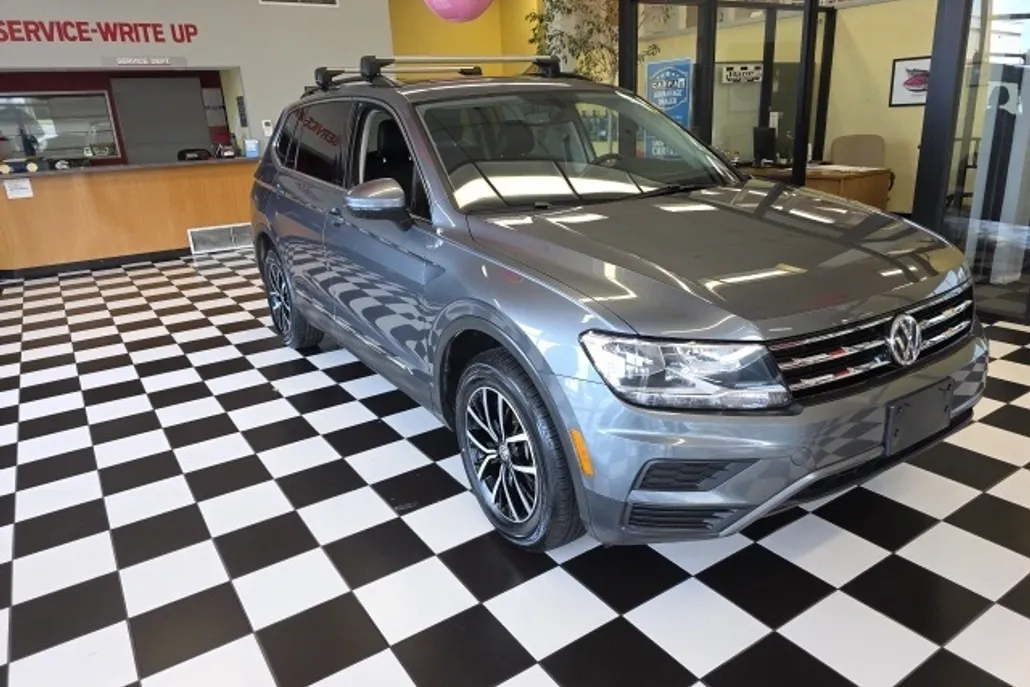 2021 Volkswagen Tiguan SE photo 1