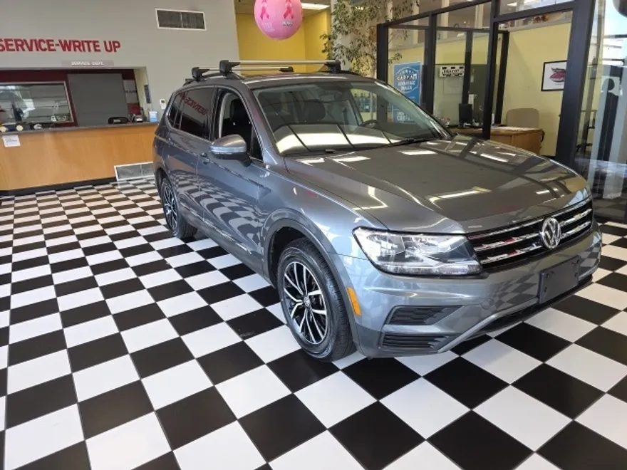 2021 Volkswagen Tiguan SE photo 1