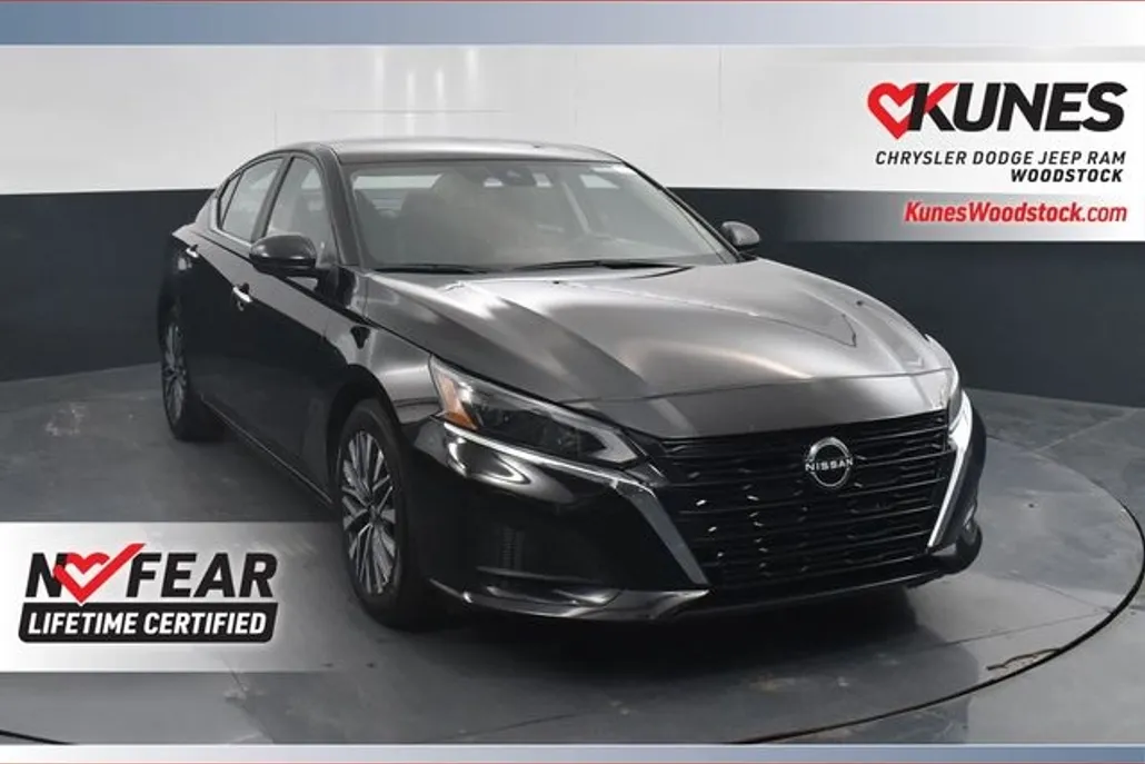 2024 Nissan Altima 2.5 SV photo 1