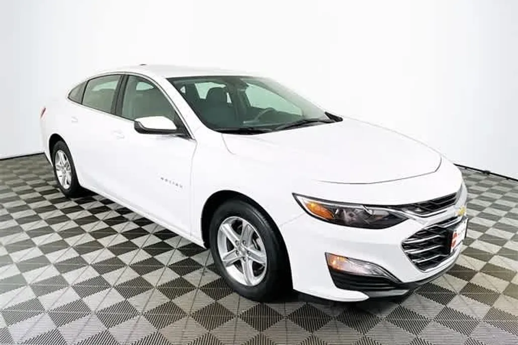 2023 Chevrolet Malibu LS photo 1