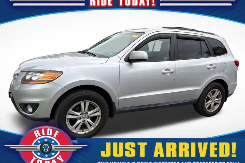 2011 Hyundai Santa Fe SE photo 1