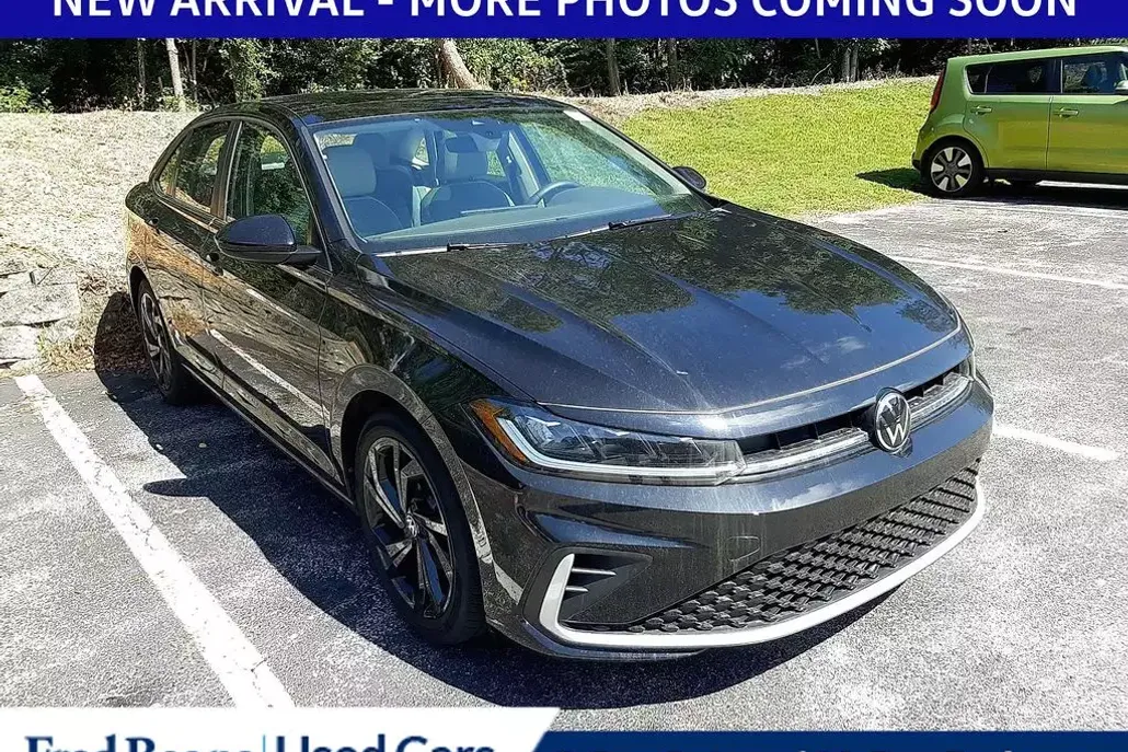 2025 Volkswagen Jetta 1.5T SE photo 1