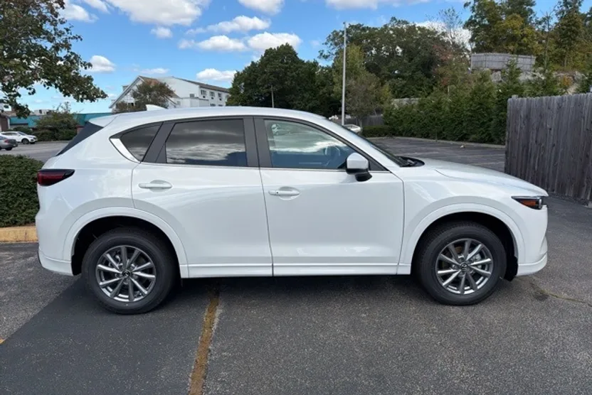 2025 Mazda CX-5 2.5 S Preferred photo 1
