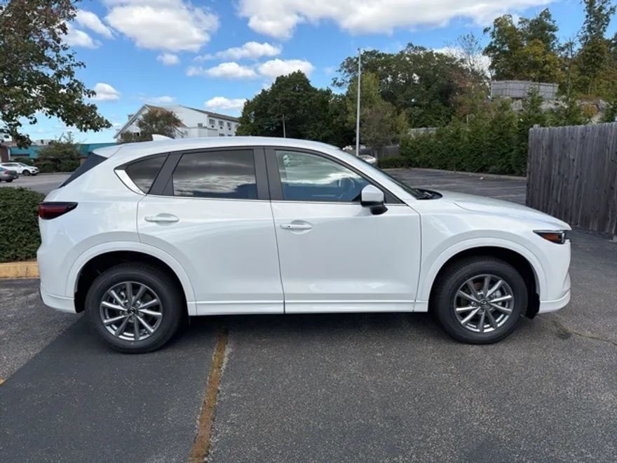 2025 Mazda CX-5 2.5 S Preferred photo 1