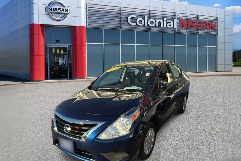2019 Nissan Versa SV photo 1
