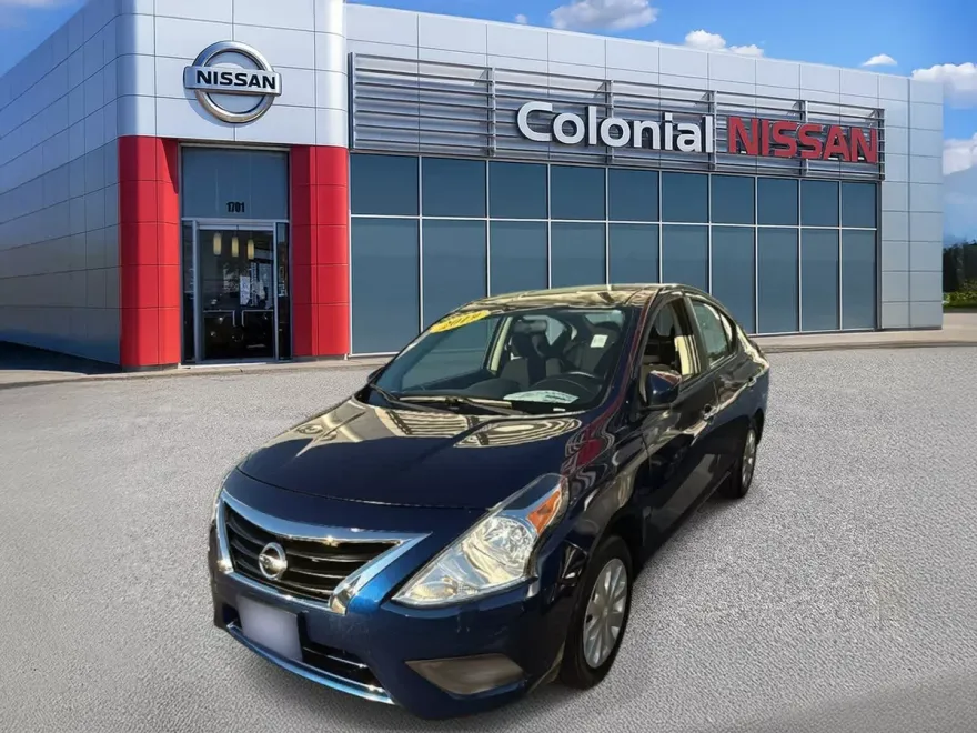 2019 Nissan Versa SV photo 1