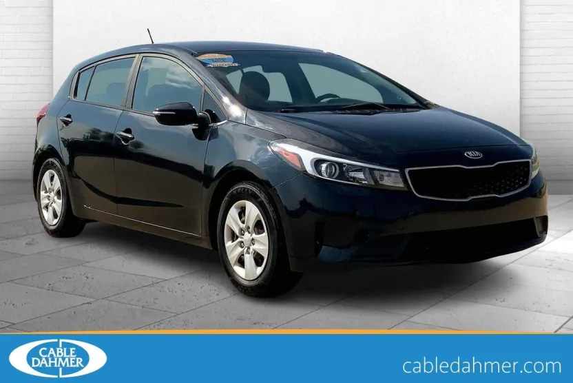 2017 Kia Forte LX photo 1