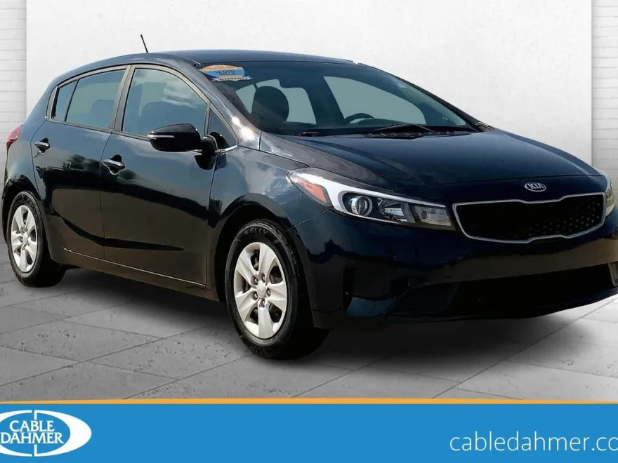 2017 Kia Forte LX photo 1
