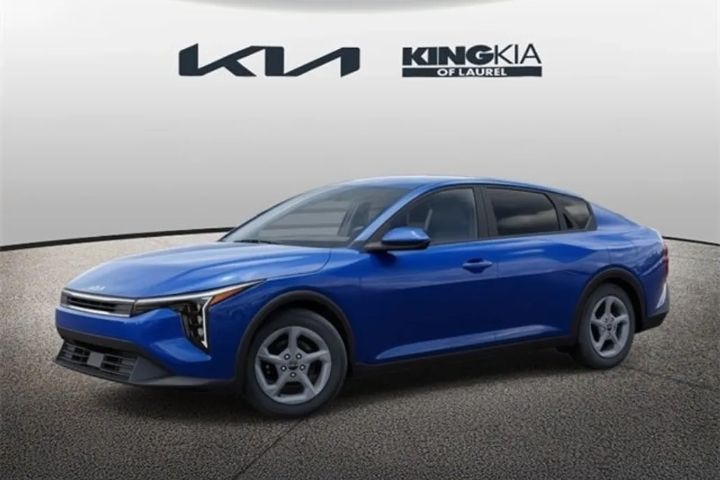2025 Kia K4 LXS photo 1