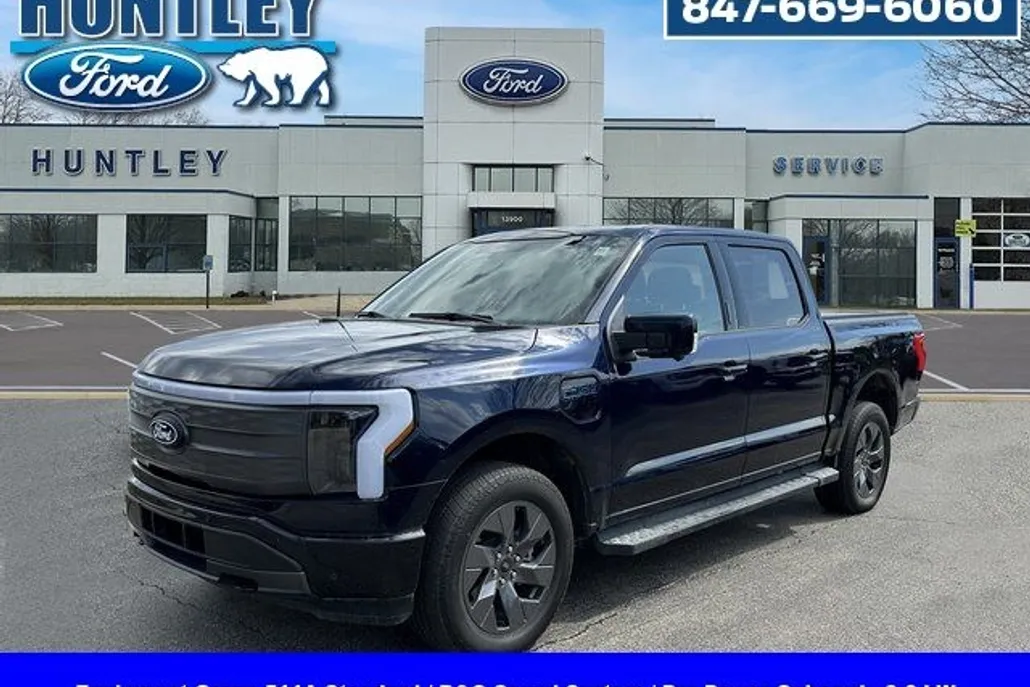 2024 Ford F-150 Lightning Lariat photo 1