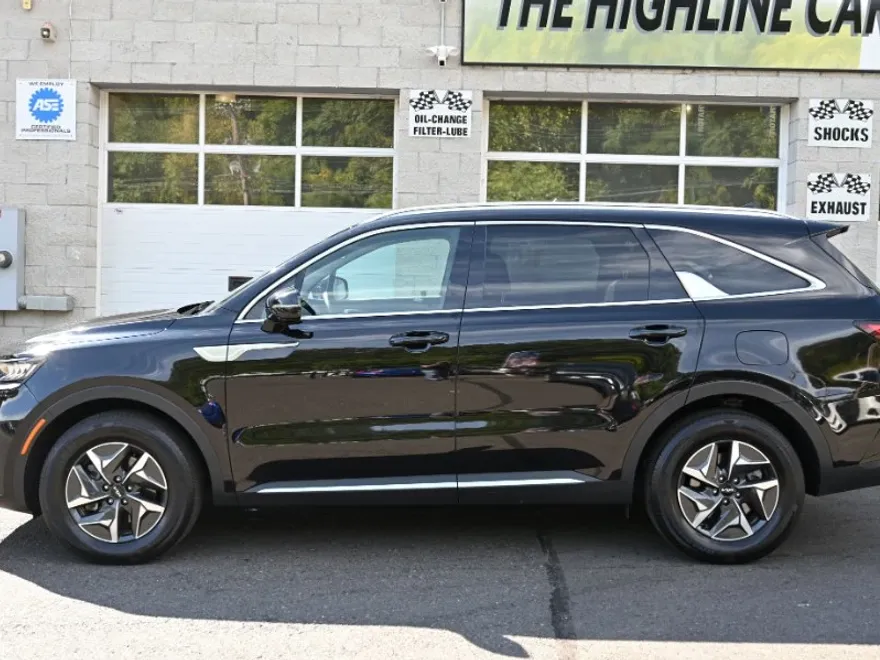 2022 Kia Sorento Hybrid S photo 1