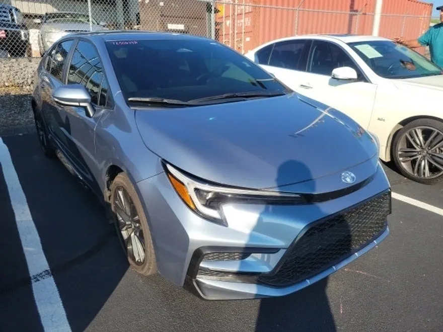 2024 Toyota Corolla SE photo 1