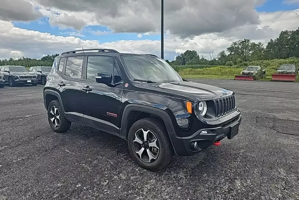 2022 Jeep Renegade Trailhawk photo 1