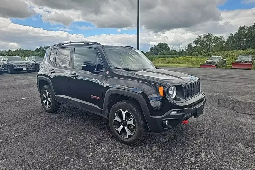 2022 Jeep Renegade Trailhawk photo 1