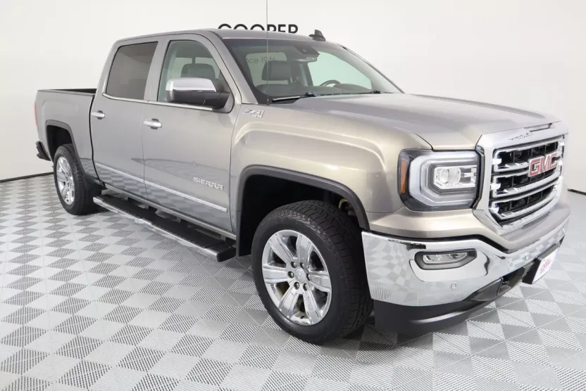 2017 Gmc Sierra 1500 SLT photo 1