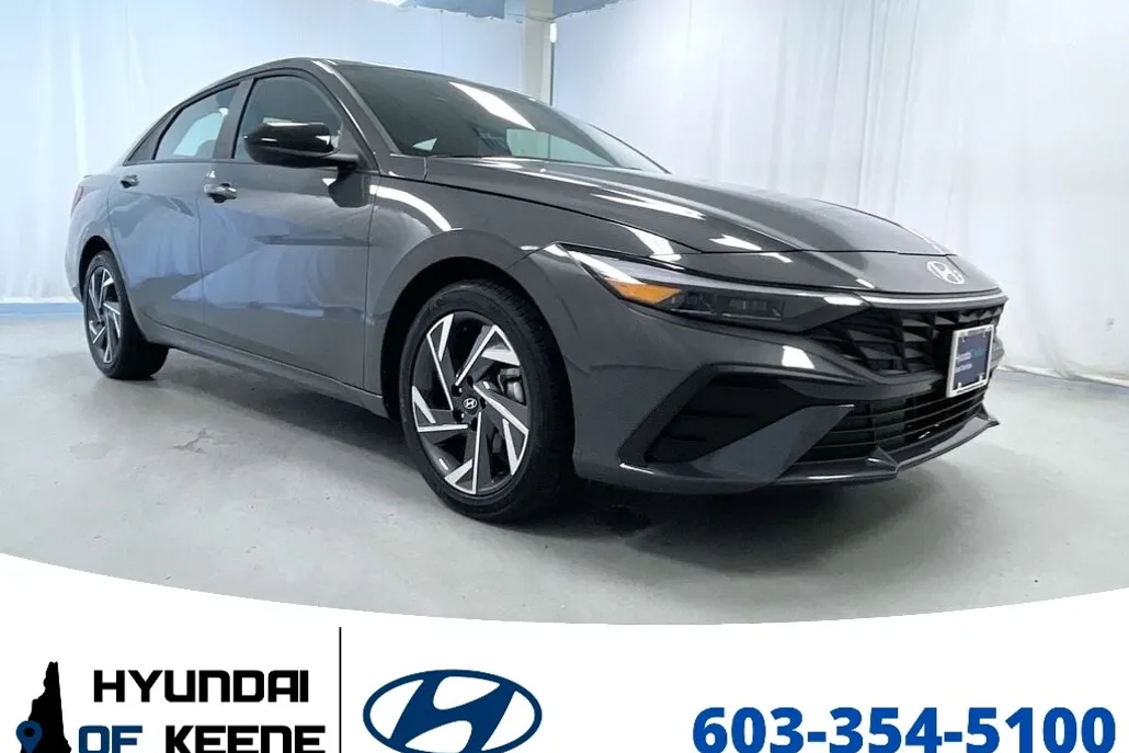 2025 Hyundai Elantra SEL Sport photo 1