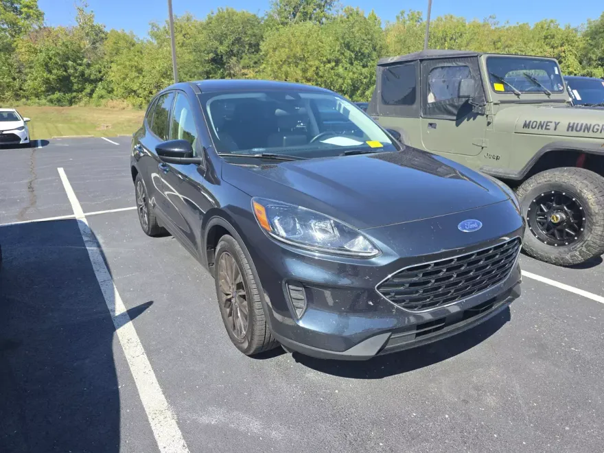 2022 Ford Escape SE photo 1