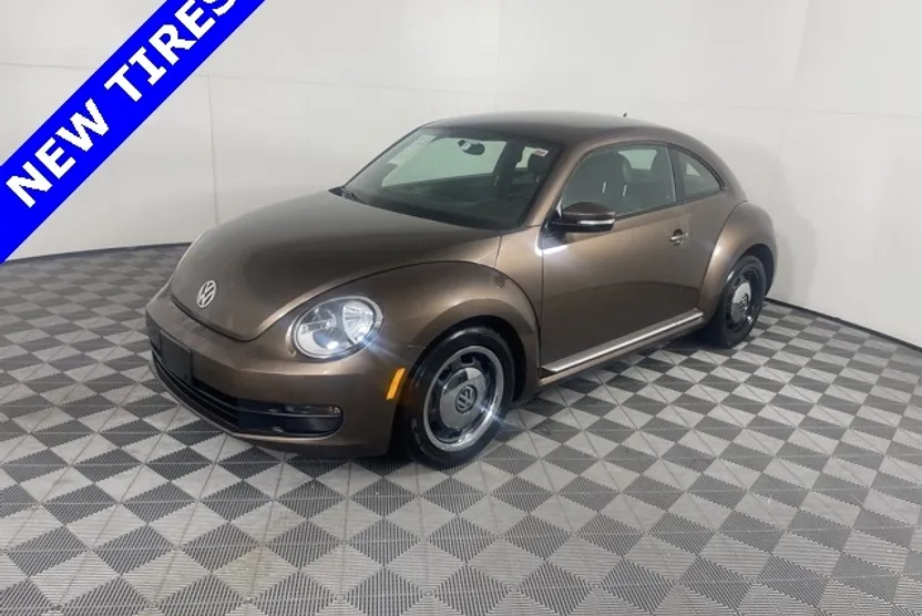 2012 Volkswagen Beetle 2.5L photo 1