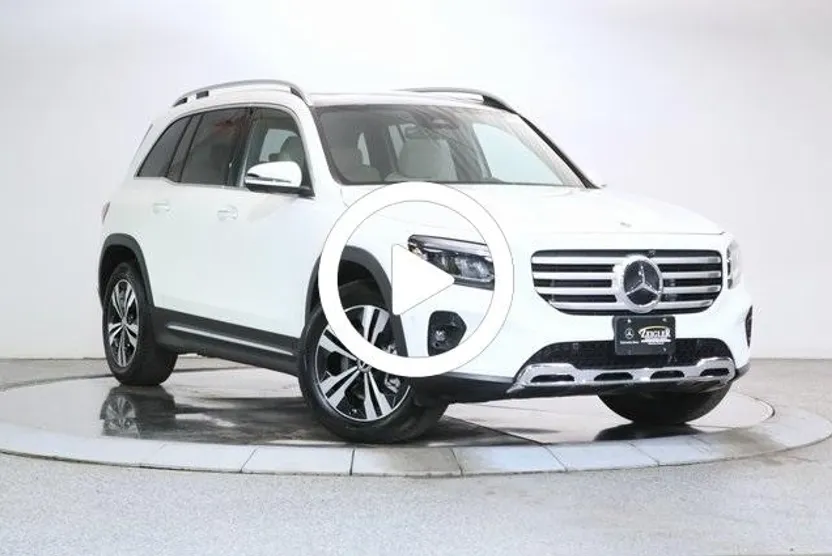 2025 Mercedes Benz GLB 250 4MATIC photo 1