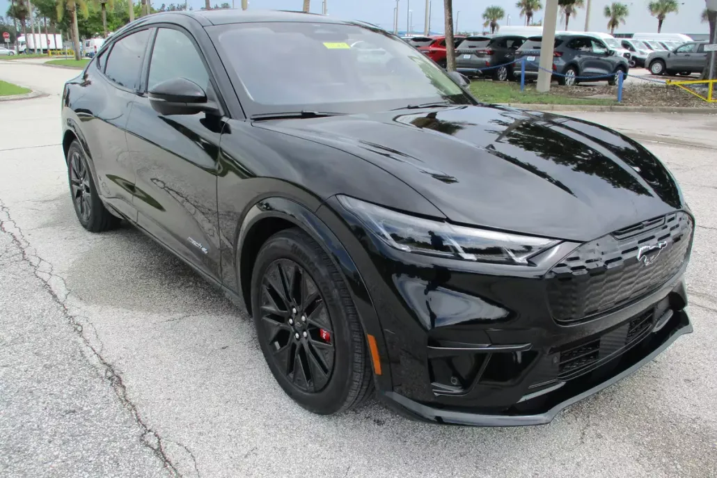 2025 Ford Mustang Mach-E Premium photo 1