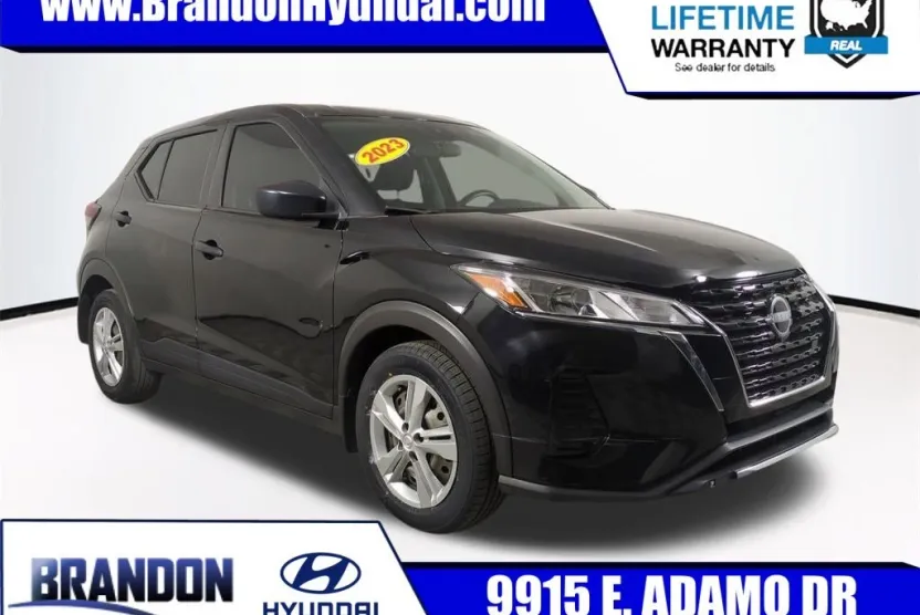 2023 Nissan Kicks S photo 1