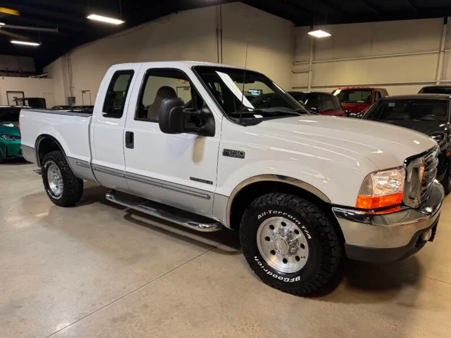 1999 Ford F-250 XLT photo 1