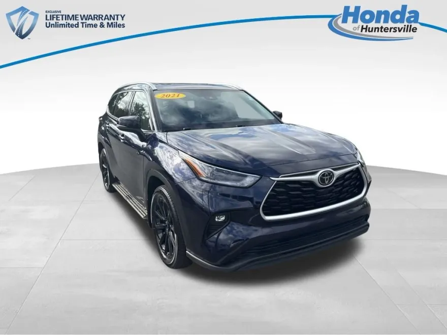 2021 Toyota Highlander XLE photo 1