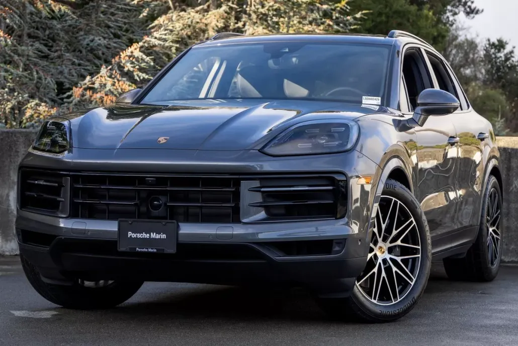 2025 Porsche Cayenne photo 1