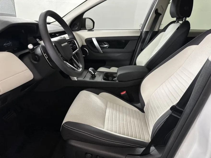 2024 Land Rover Discovery Sport S photo 1